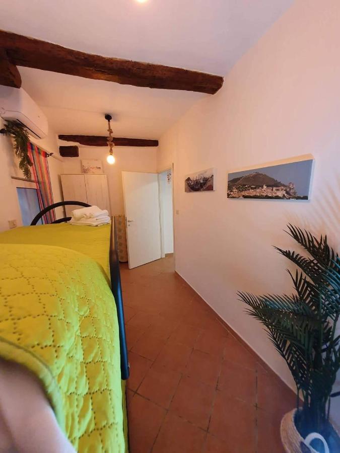 Casa Domitilla Vista Mare - Spiagge, Storia & Relax Wifi - Netflix تيراتشينا المظهر الخارجي الصورة
