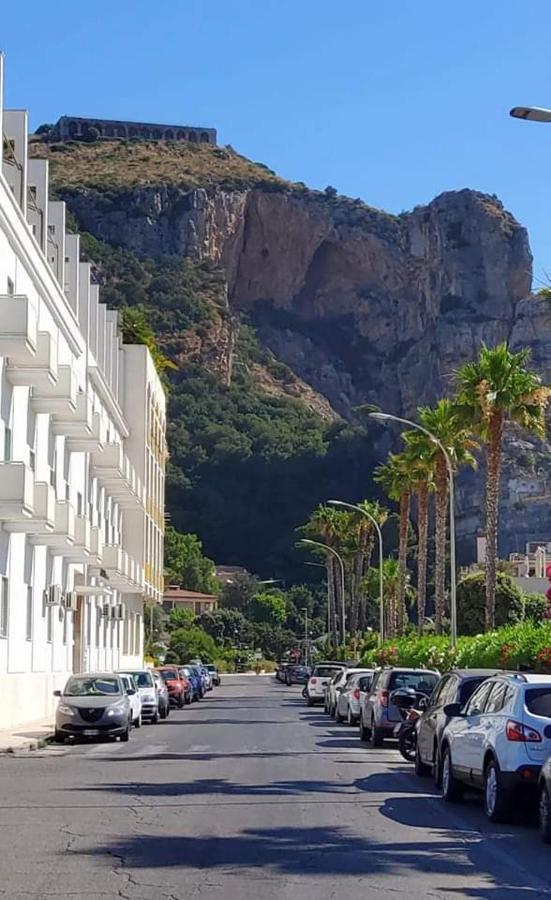 Casa Domitilla Vista Mare - Spiagge, Storia & Relax Wifi - Netflix تيراتشينا المظهر الخارجي الصورة